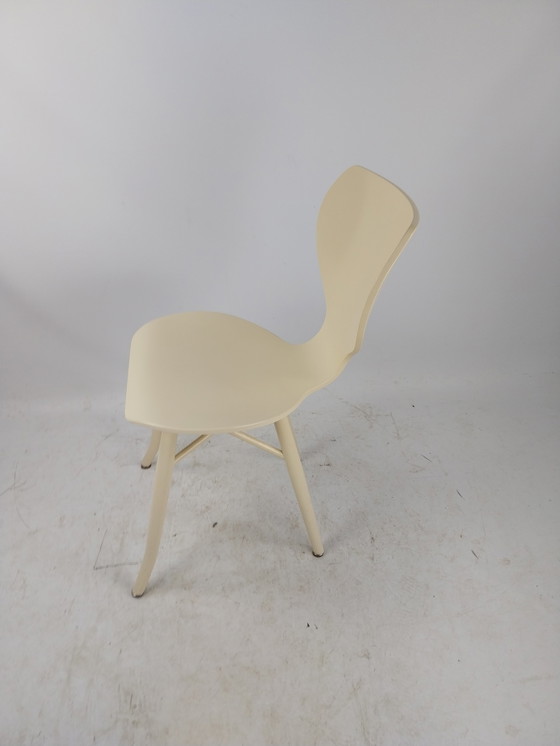 Image 1 of 3 x Linteloo tulipani eetkamerstoelen in off White in zeer goede originele conditie. 