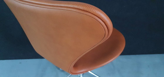 Image 1 of Fritz Hansen  3117 Series 7 stoel door Arne Jacobsen