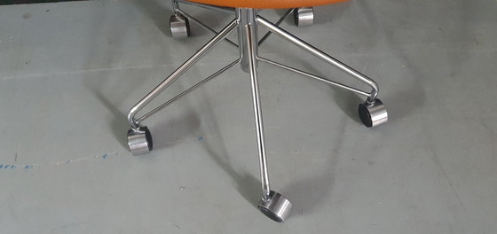 Image 1 of Fritz Hansen  3117 Series 7 stoel door Arne Jacobsen