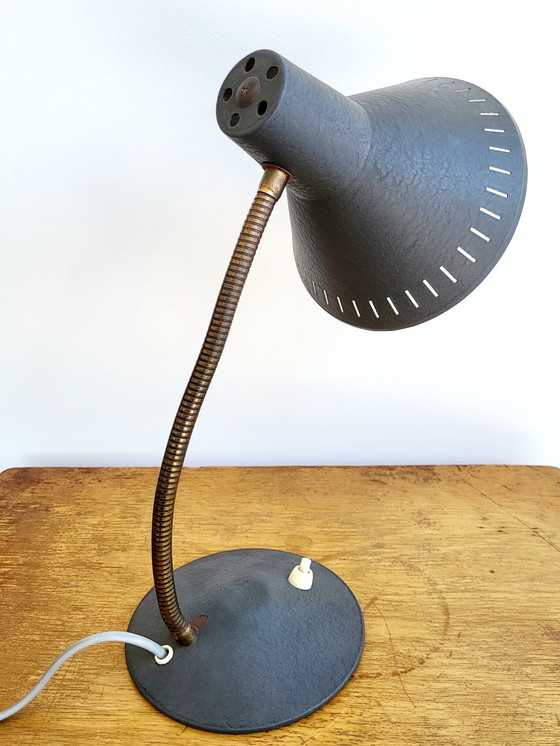 Image 1 of Vintage Bureaulamp, Metaal Grijs En Messing Beweegbare Arm, Heksenhoed, Jaren 60