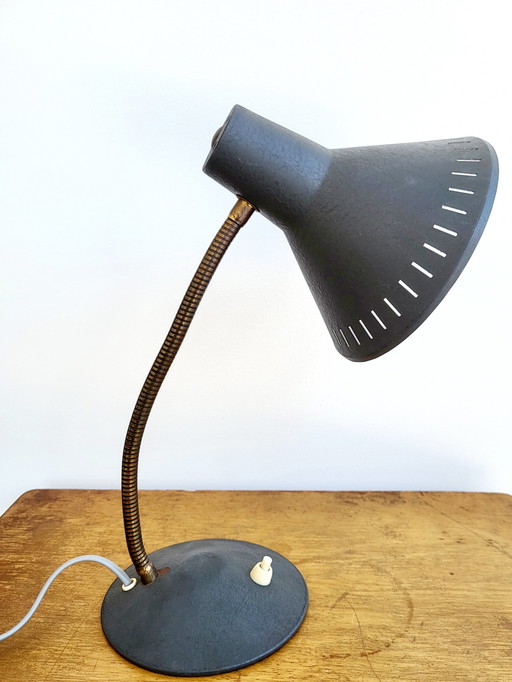 Vintage Bureaulamp, Metaal Grijs En Messing Beweegbare Arm, Heksenhoed, Jaren 60