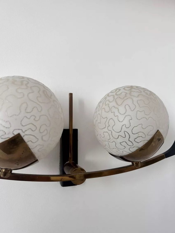 Image 1 of Vintage messing en opaline wandlamp