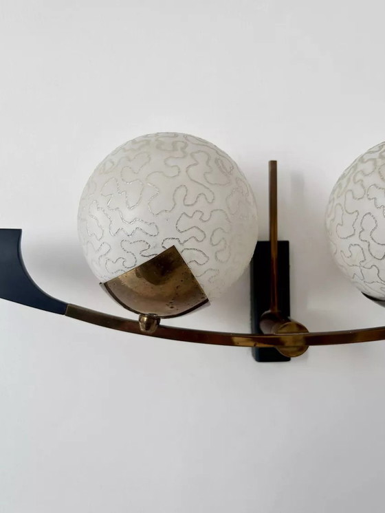 Image 1 of Vintage messing en opaline wandlamp
