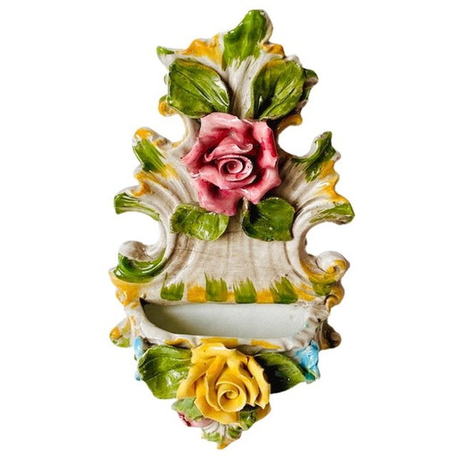 Wand wijwater bakje porselein Capodimonte bloemen 1960's