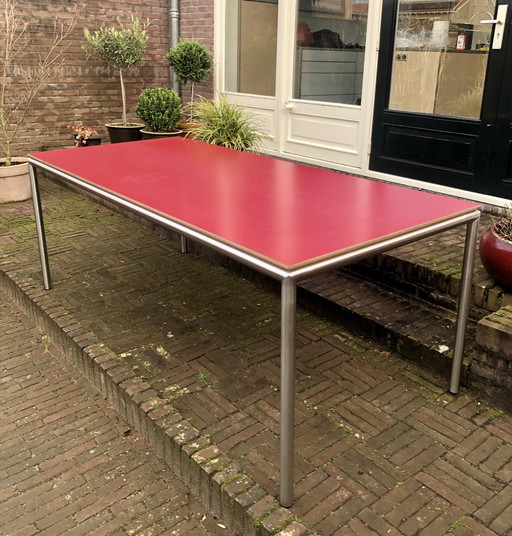 Metaform R17 eettafel