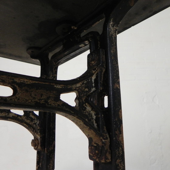 Image 1 of Industriele Tafel, Tuintafel Met Hardsteen Plaat Op Gietijzeren Frame, Jaren 30