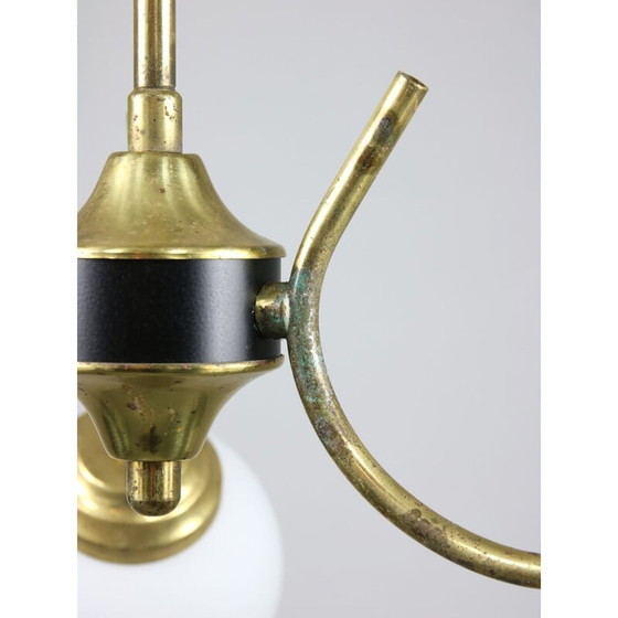 Image 1 of Italiaanse kroonluchter in mid-century messing en opaline glas