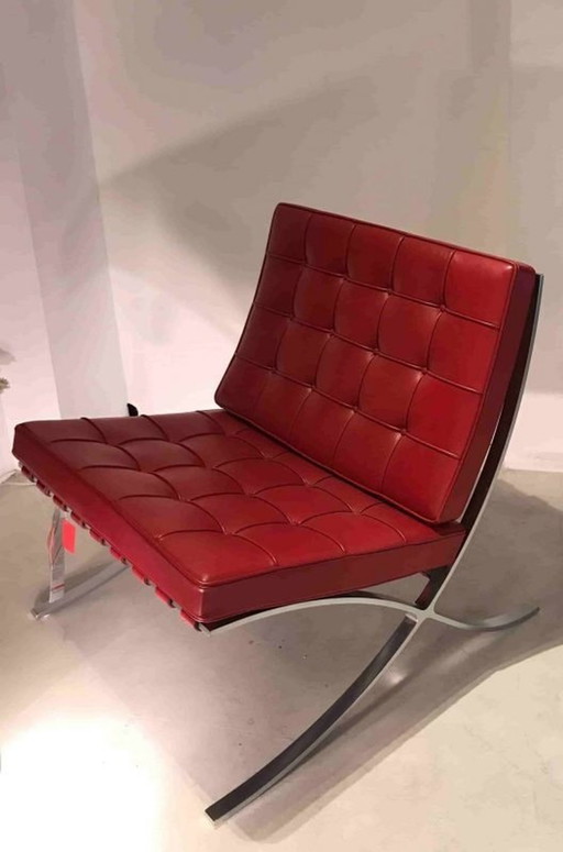 Knoll Barcelona Leunstoel Nieuw-Nooit Gebruikt In Venezia Rood Leer Ontwerp L. Mies Van Der Rohe En Lilly Reich 1929