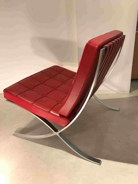 Image 1 of Knoll Barcelona Leunstoel Nieuw-Nooit Gebruikt In Venezia Rood Leer Ontwerp L. Mies Van Der Rohe En Lilly Reich 1929