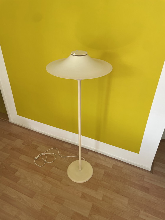 Image 1 of Lyfa Adina staande Deense lamp