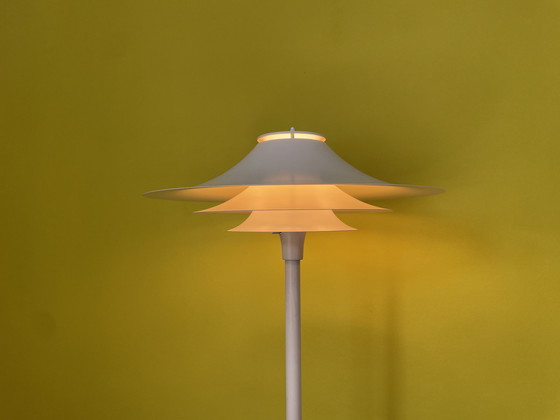 Image 1 of Lyfa Adina staande Deense lamp