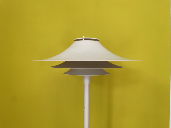 Image 1 of Lyfa Adina staande Deense lamp