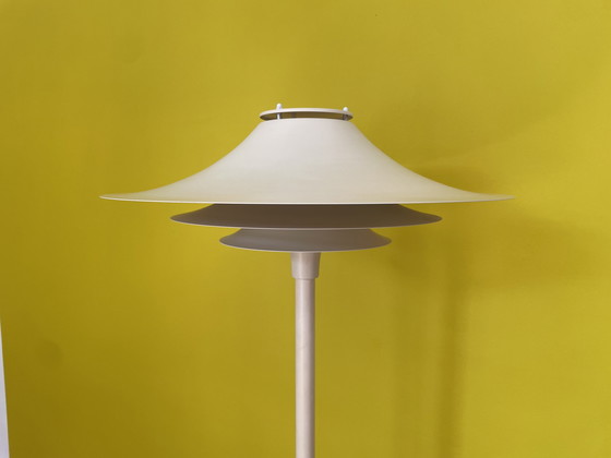 Image 1 of Lyfa Adina staande Deense lamp