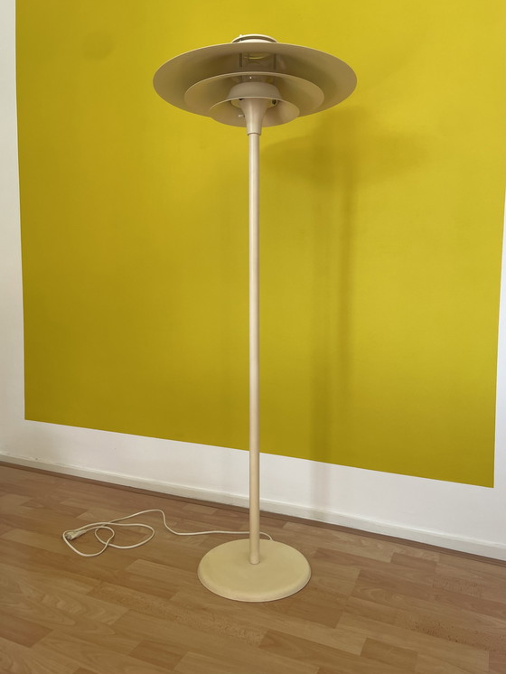 Image 1 of Lyfa Adina staande Deense lamp