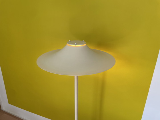 Image 1 of Lyfa Adina staande Deense lamp