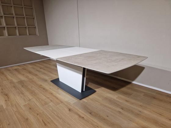 Image 1 of Bo Concept Milano - Eettafel - Uitschuifbaar - Nieuwstaat