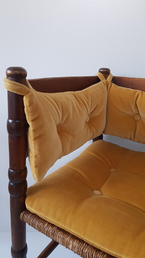 Image 1 of Vintage driehoek rotan stoeltje