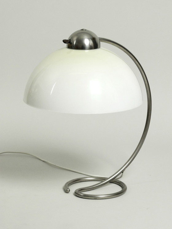 Image 1 of Grote Mid Century Metalen Tafellamp Met Plastic Kap Door Schanzenbach Duitsland