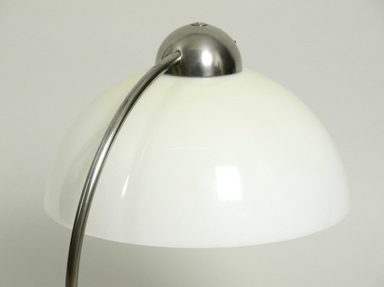 Image 1 of Grote Mid Century Metalen Tafellamp Met Plastic Kap Door Schanzenbach Duitsland
