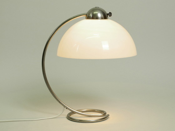 Image 1 of Grote Mid Century Metalen Tafellamp Met Plastic Kap Door Schanzenbach Duitsland