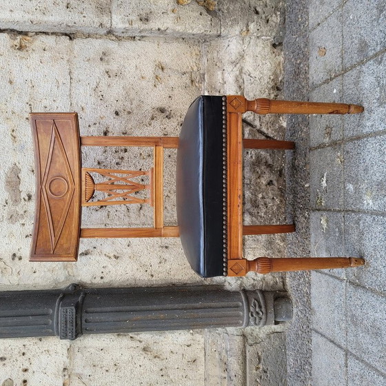 Image 1 of Set van 6 vintage stoelen van walnoothout en zwart leer, Frankrijk