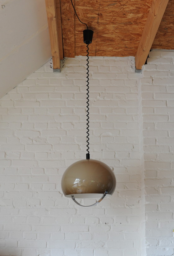 Image 1 of Vintage Bruin/Beige Plexiglazen 70'S Hanglamp Met Trekpendel En Chromen Handvat