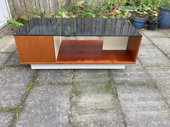 Image 1 of Vintage Salontafel Met Getinte Glasplaat