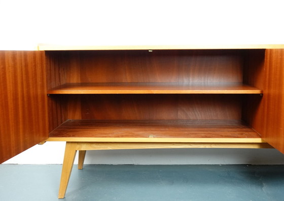 Image 1 of mid century SIDEBOARD jaren 50 iepenhout schuine poten bartels-werke