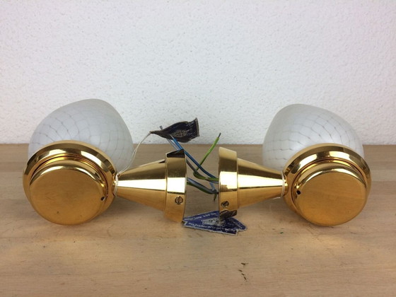 Image 1 of Paar wit opaline en massief messing wandlampen