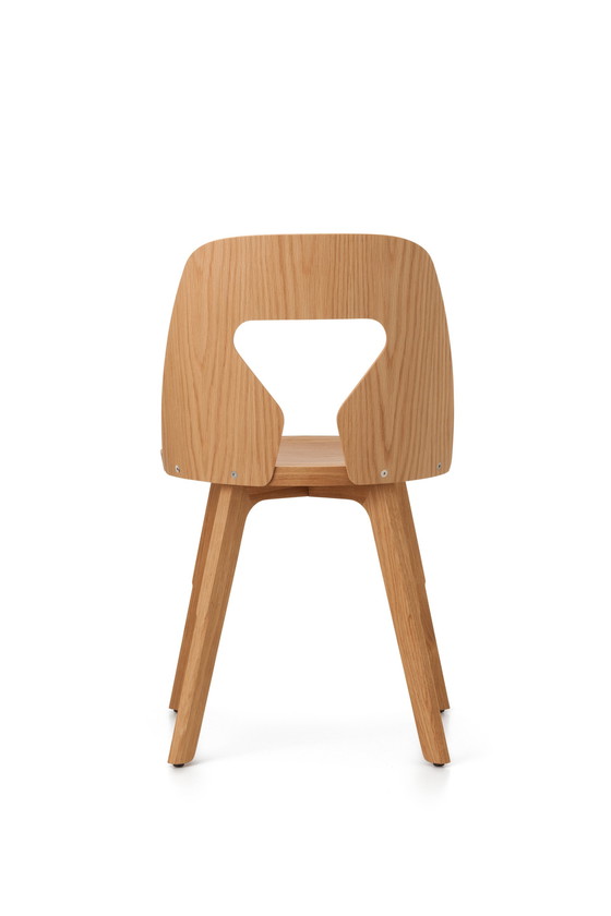 Image 1 of 4 Eiken Stoelen, Ontwerp Alfredo Häberli Voor Quodes. Evt. Meer Beschikbaar