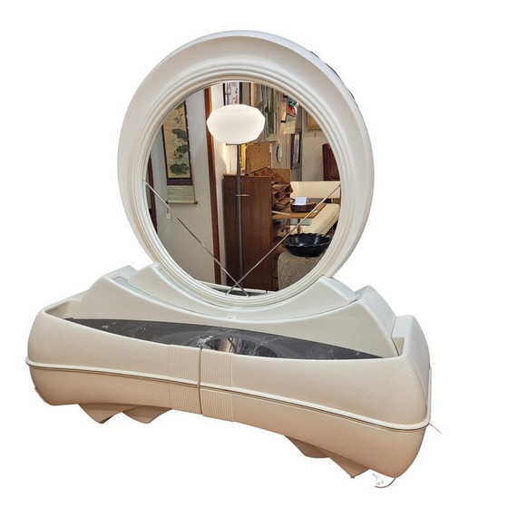 Image 1 of Vintage Space Age kaptafel in wit gelakt hout voor Dbm, Italië 1970