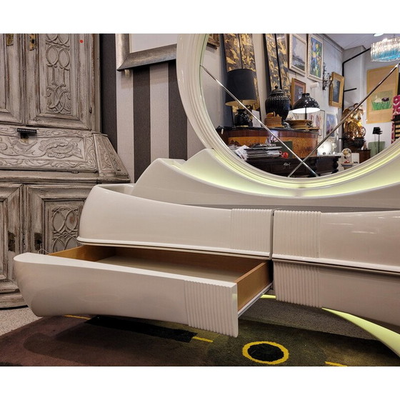 Image 1 of Vintage Space Age kaptafel in wit gelakt hout voor Dbm, Italië 1970