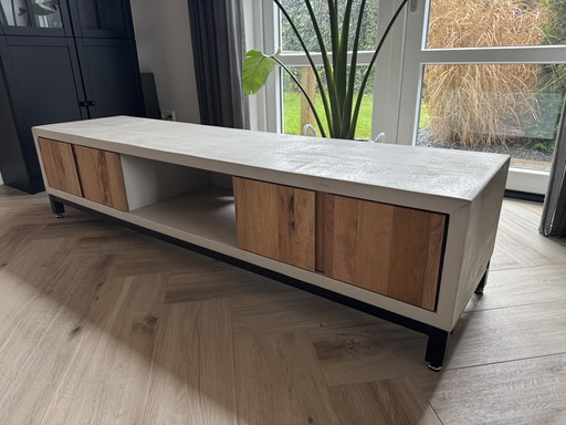 Betonlook Tv Meubel Met Eikenhouten Lades 180 Cm Breed, 42 Hoog, 45 Diep. Lichtgrijs 