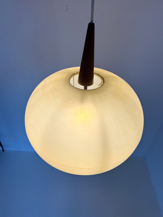 Image 1 of Hanglamp Kunststof & Teak ‘60