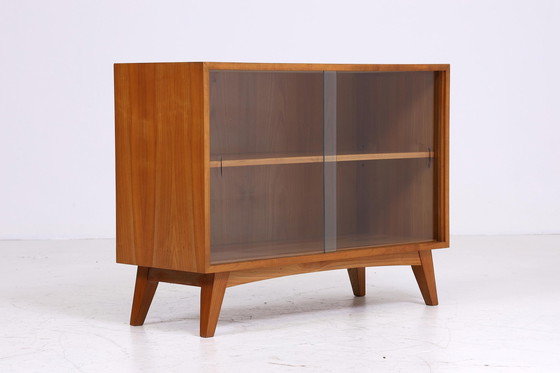 Image 1 of Vintage glazen ladekast jaren 60 | Mid Century vitrinekast gangkast | Retro jaren 70 hout