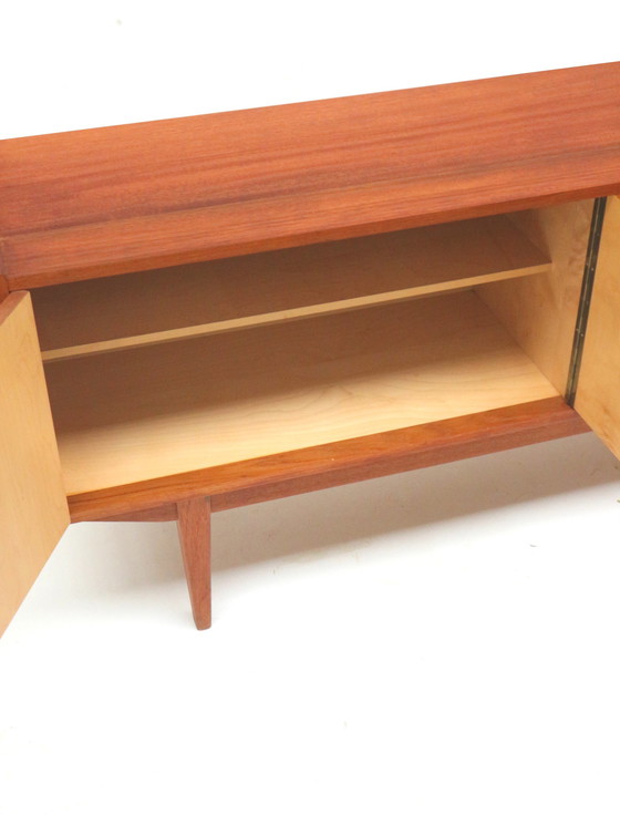 Image 1 of Groot vintage dressoir met prachtige handgrepen gemaakt in de jaren '60