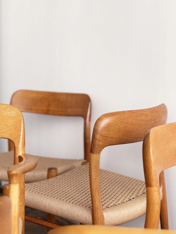 Image 1 of Mid Century Deense Model 56 en 75 stoelen in eikenhout van Niels O. Møller voor JL Møllers Meubelfabriek, jaren 1950, set van 6