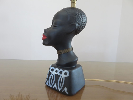 Image 1 of Matzwarte keramische "Afrikaanse vrouw" lamp jaren 50-60