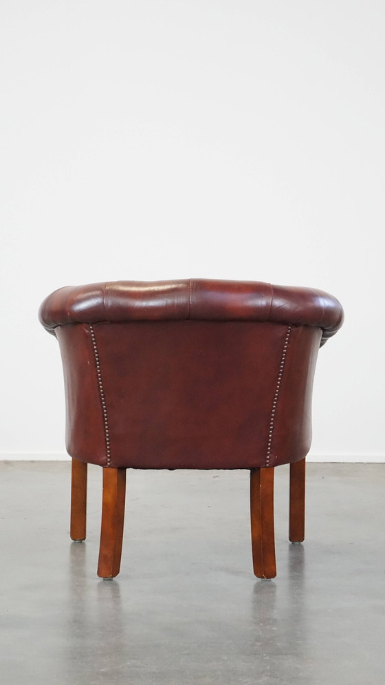 Image 1 of Rundleren Engelse Chesterfield Clubfauteuil, Rode Kleur