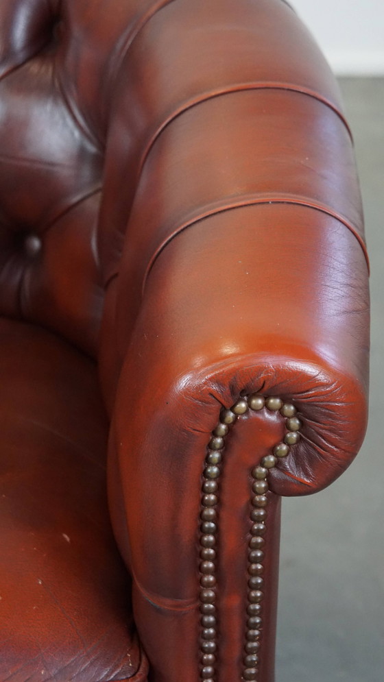 Image 1 of Rundleren Engelse Chesterfield Clubfauteuil, Rode Kleur