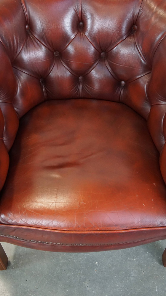 Image 1 of Rundleren Engelse Chesterfield Clubfauteuil, Rode Kleur