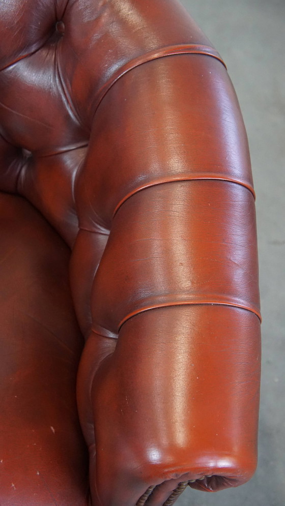 Image 1 of Rundleren Engelse Chesterfield Clubfauteuil, Rode Kleur