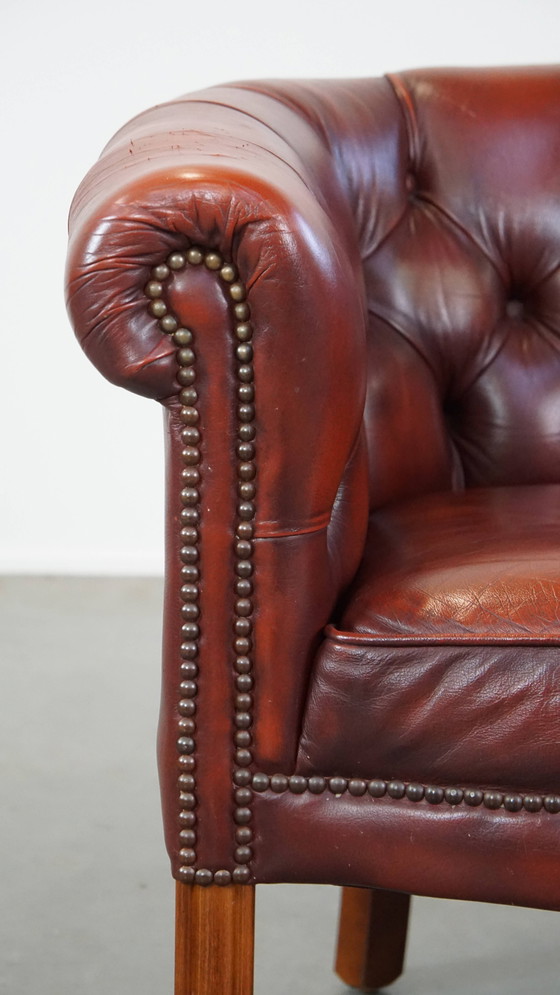 Image 1 of Rundleren Engelse Chesterfield Clubfauteuil, Rode Kleur