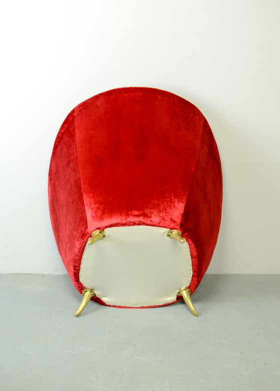 Image 1 of Opvallende Guglielmo Veronesi Zilveren en rood fluwelen Italiaanse lounge stoel voor ISA Bergamo. Italië, jaren 1970.