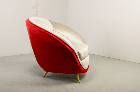 Image 1 of Opvallende Guglielmo Veronesi Zilveren en rood fluwelen Italiaanse lounge stoel voor ISA Bergamo. Italië, jaren 1970.