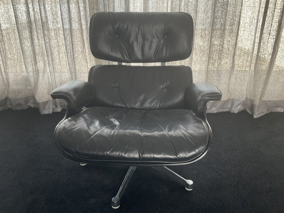 Image 1 of Herman Miller Eamse lounge chair