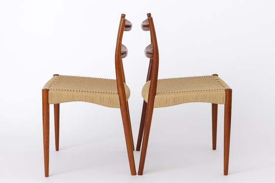 Image 1 of 2 Søren Ladefoged stoelen, teak, jaren 1960, papercord zitting, eetkamerstoelen, set van 2