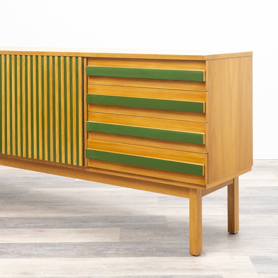 Image 1 of 60s buffetkast, groen gelakt, gegroefd front, 182 cm