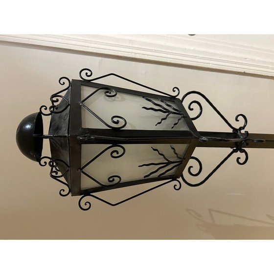 Image 1 of Vintage straatlantaarn van gematteerd ijzer en mat glas, 1950