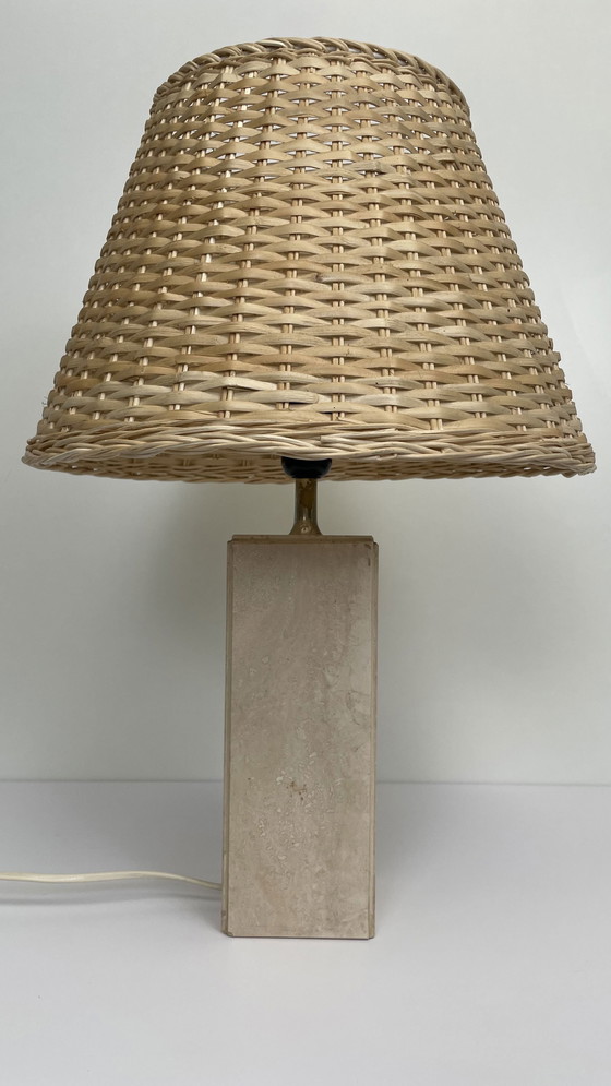 Image 1 of Vintage travertine tafellamp met rotan kap 